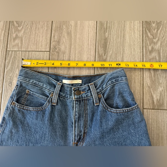 Levi's|Women’s 94 baggy jeans,medium wash high rise in classic style•••size 25 - Picture 14 of 15